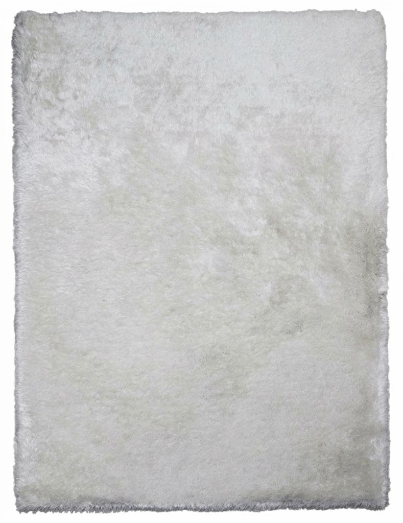 Handmade White Minimalist Shaggy Carpet